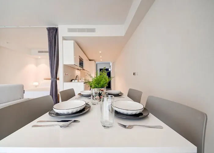 Mercury 318 - 2x Pool Cards Access & Shopping Mall سانت جوليان